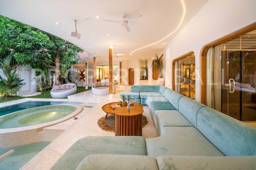 5-bedroom leasehold villa in Berawa — photo 3 of 5
