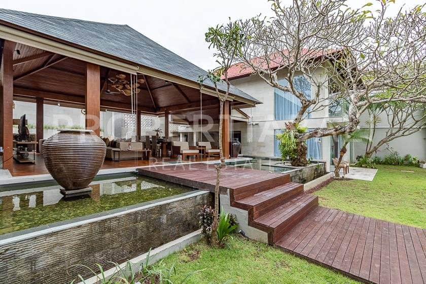 4-bedroom freehold villa in Buduk/Mengwi — photo 3 of 5