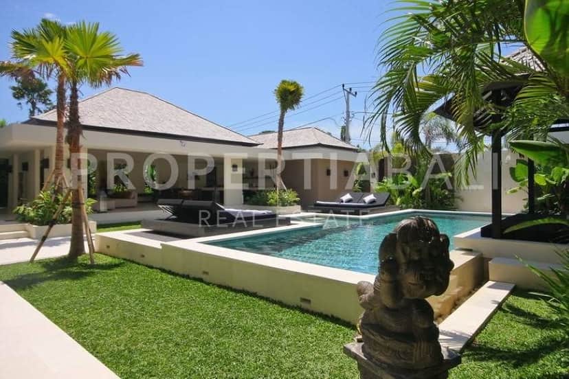 4-bedroom freehold villa in Berawa — photo 2 of 5