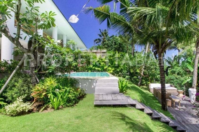 6-bedroom leasehold villa in Pererenan — photo 2 of 5