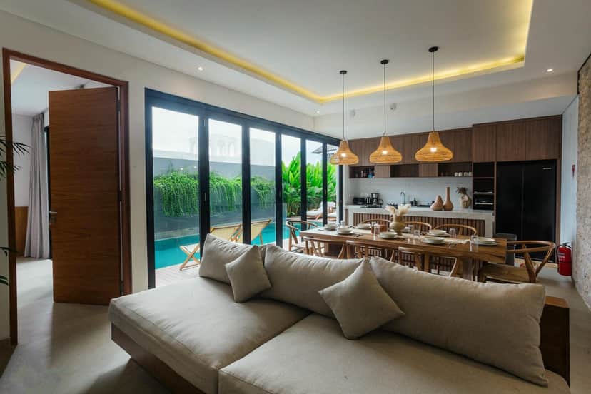 4-bedroom leasehold villa in Canggu — photo 2 of 5