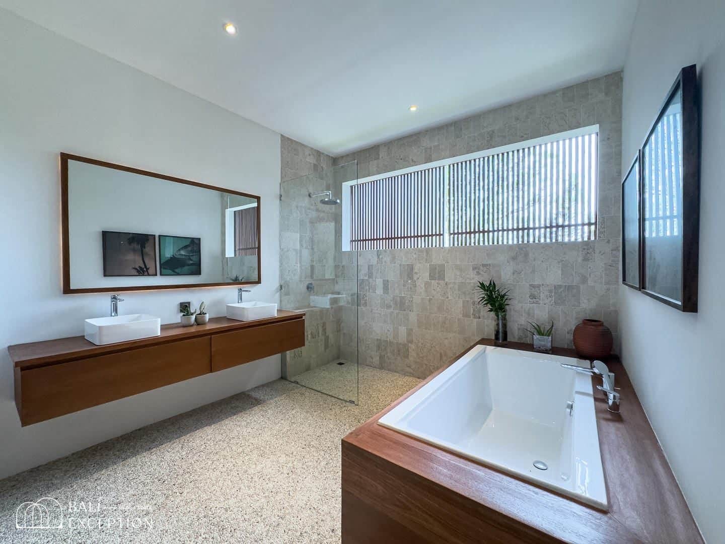 4-bedroom leasehold villa in Pererenan — photo 5 of 5