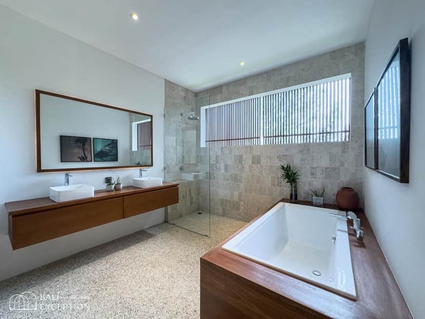 4-bedroom leasehold villa in Pererenan — photo 5 of 5