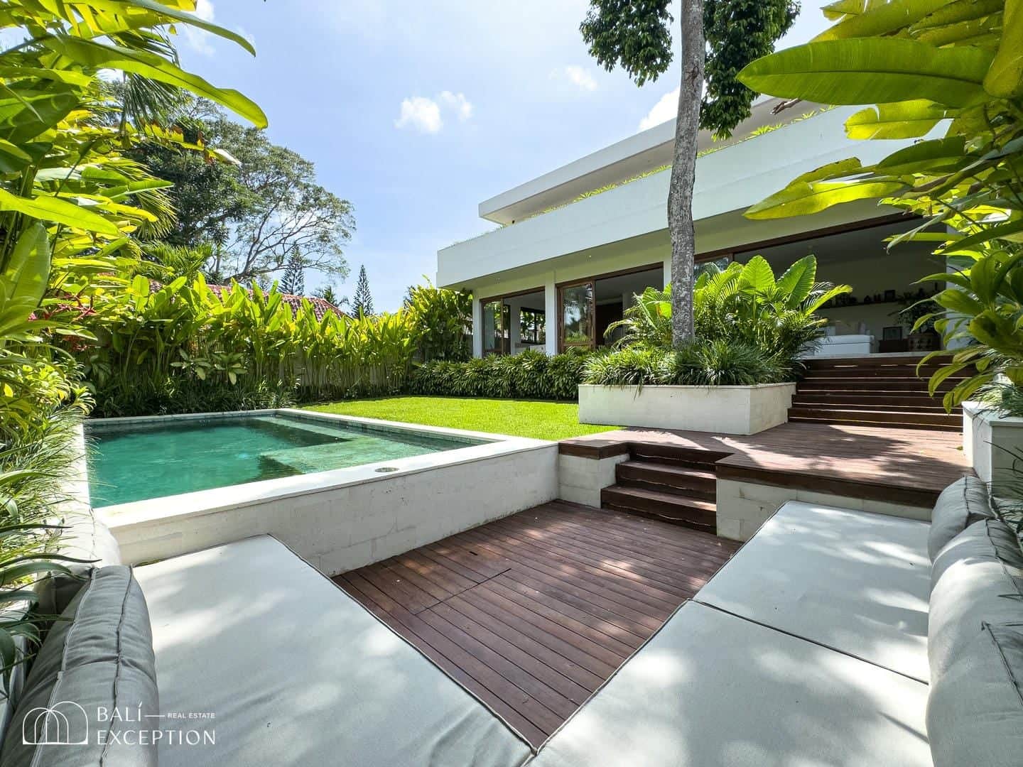 Spacious Modern Tropical 4 Bedroom Villa for Sale Leasehold in Pererenan