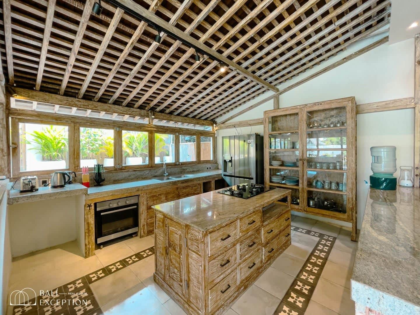 5-bedroom leasehold villa in Canggu — photo 3 of 5