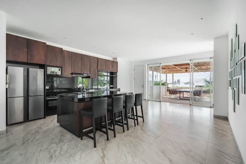 4-bedroom freehold villa in Uluwatu — photo 3 of 5