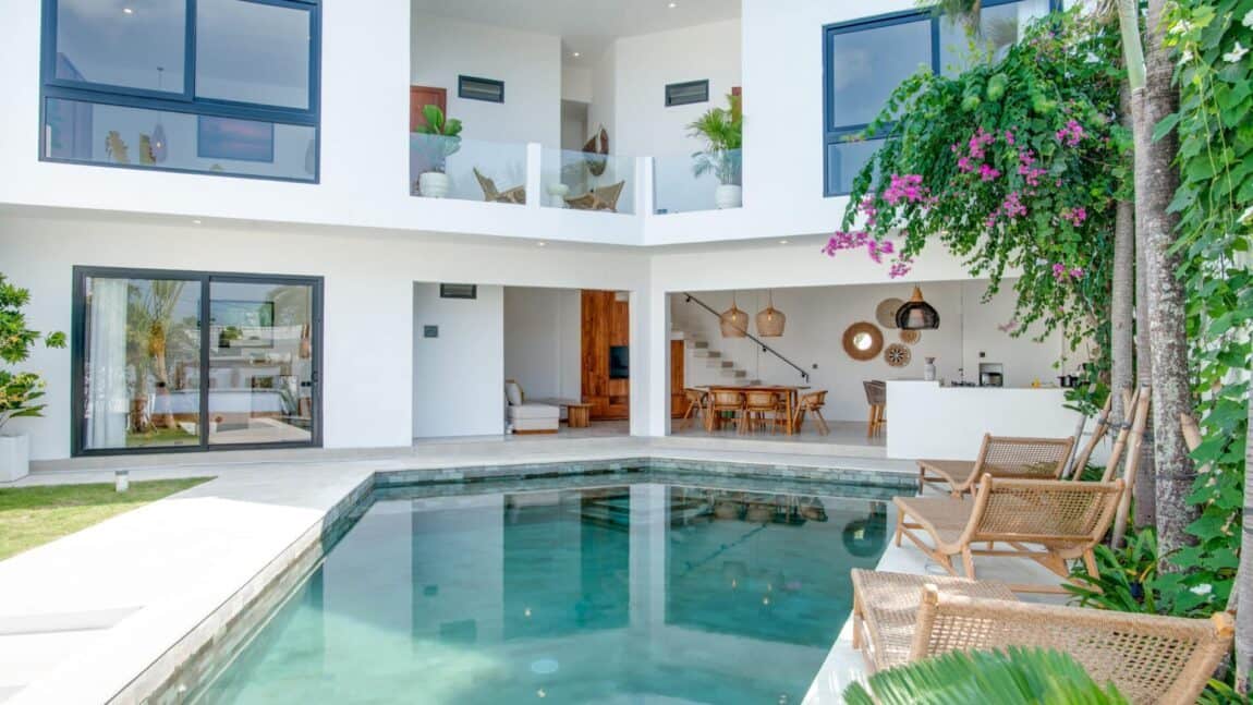 Stylish Two-Level 2-Bedroom Villa in Seseh