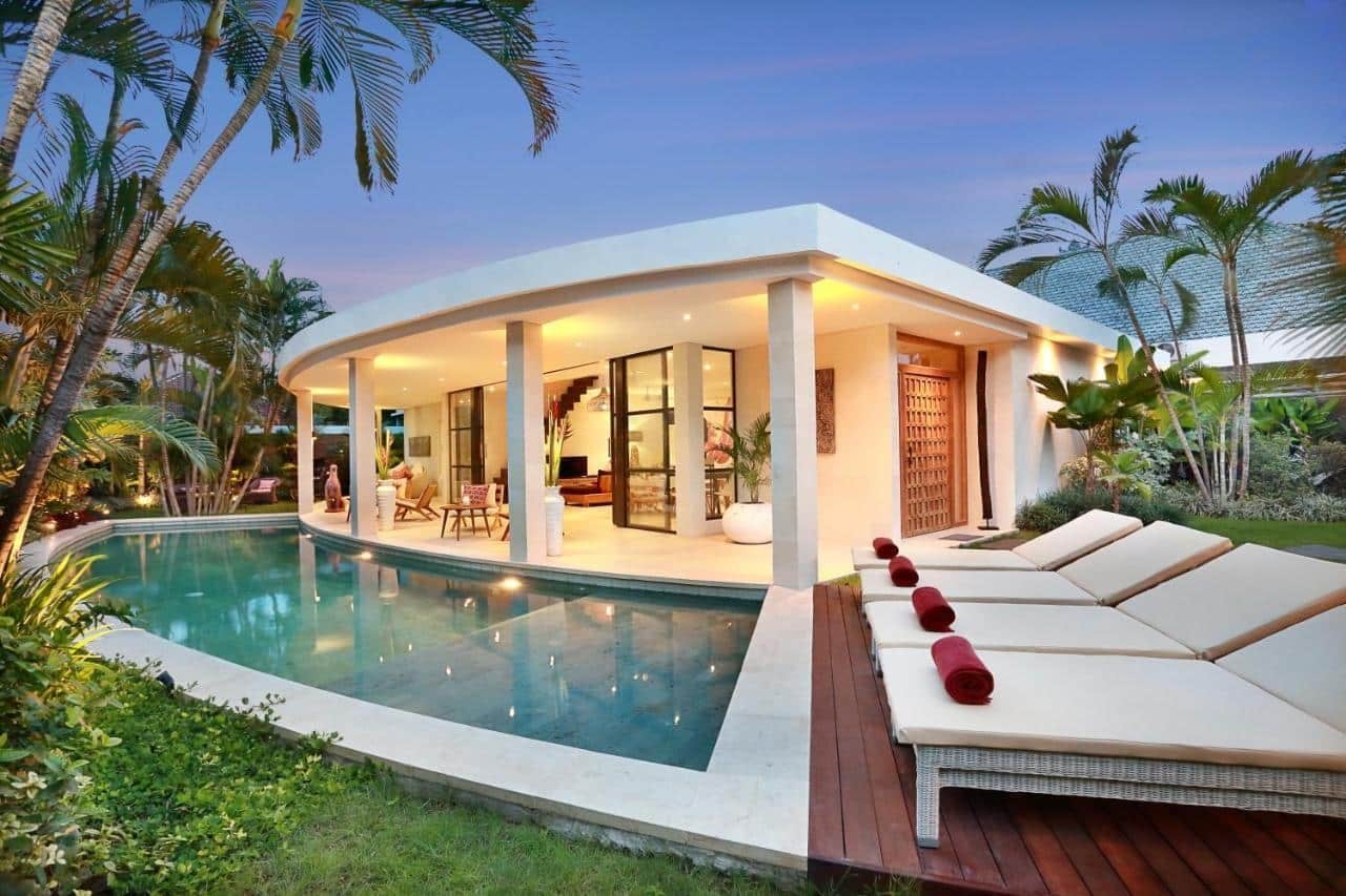 4-bedroom leasehold villa in Seminyak — photo 2 of 5