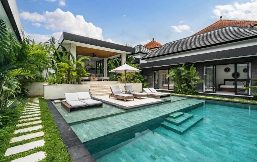 Elegant 6-Bedroom Jungle View Estate in Ubud – Infinity Pool