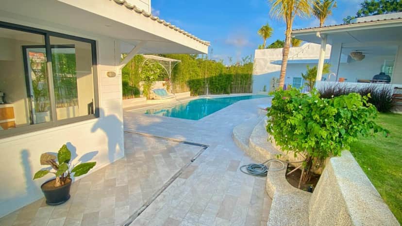 4-bedroom freehold villa in Uluwatu — photo 2 of 5