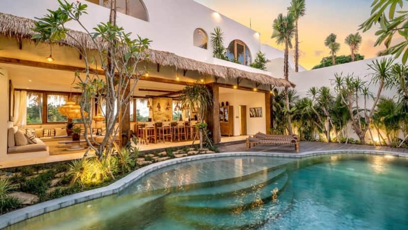 5-bedroom leasehold villa in Kerobokan — photo 2 of 5