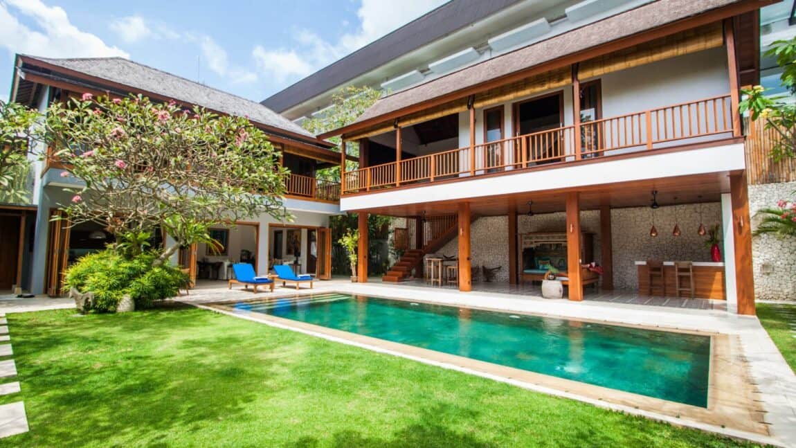 Leasehold Title Villa Close to the Beach