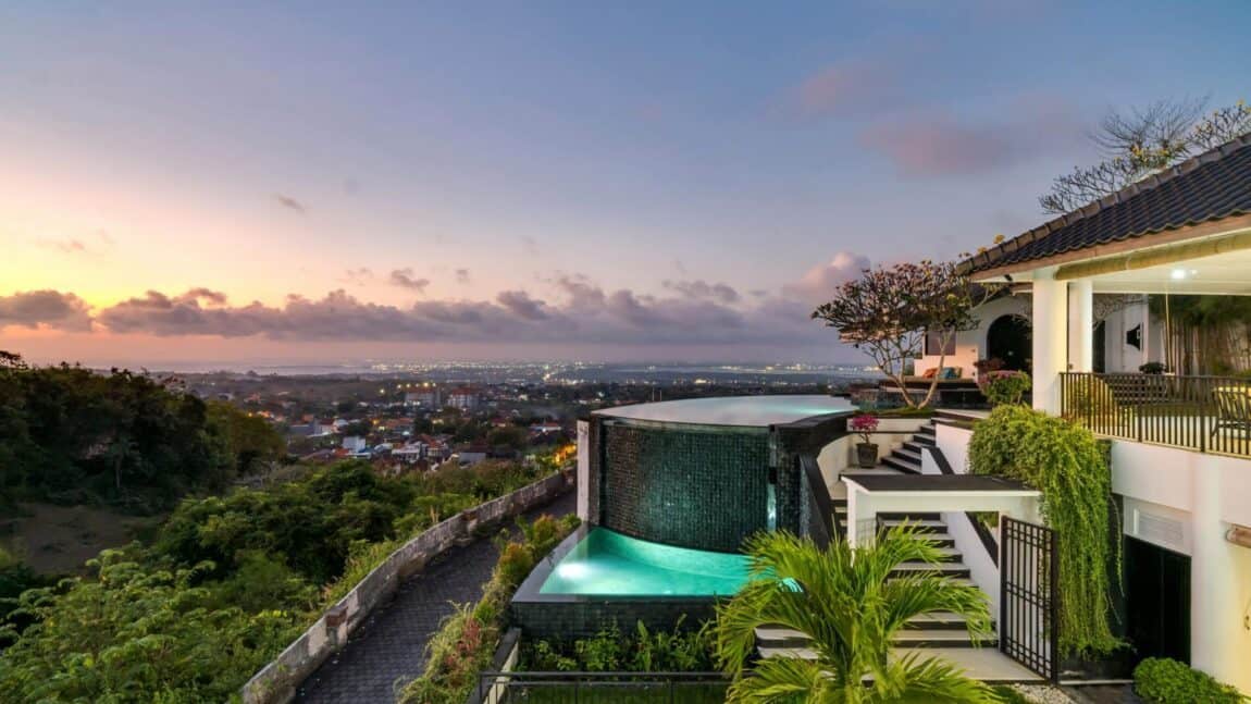 Freehold – 5 bedroom villa on the Jimbaran’s cliff-top