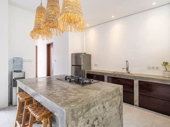 4-bedroom leasehold villa in Canggu — photo 3 of 5