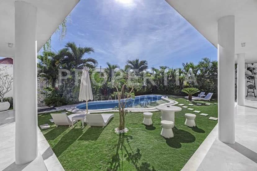5-bedroom leasehold villa in Canggu — photo 2 of 5