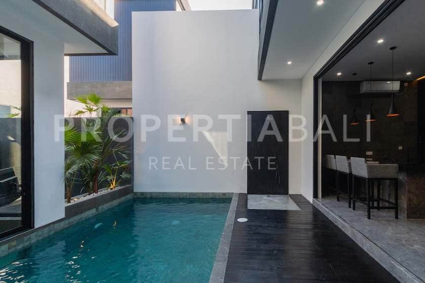 4-bedroom leasehold villa in Canggu — photo 2 of 5