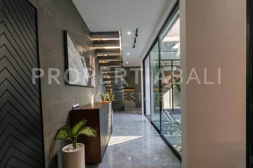 4-bedroom leasehold villa in Canggu — photo 3 of 5