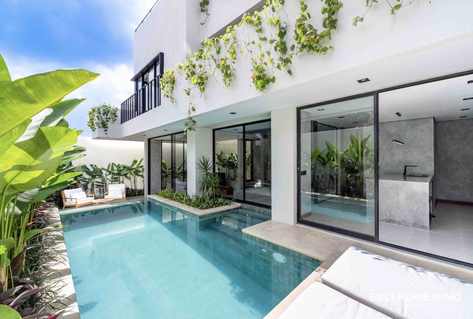 Beautiful 2 Bedrooms Villa for Sale Leasehold in Uluwatu Near Balangan Beach