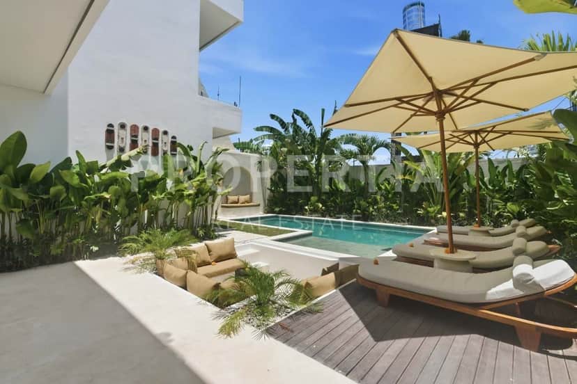 4-bedroom leasehold villa in Pererenan — photo 2 of 5