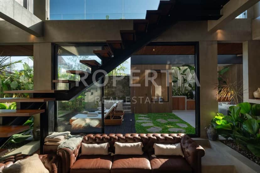 4-bedroom freehold villa in Buduk/Mengwi — photo 2 of 5