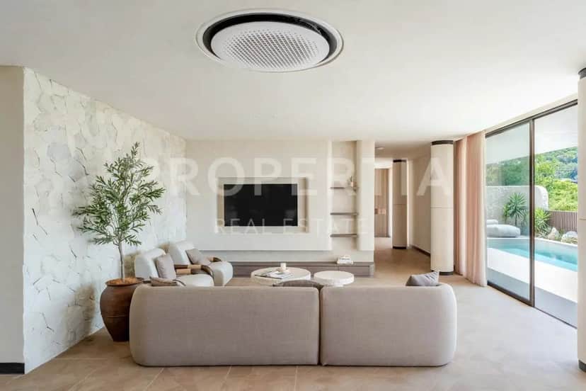 4-bedroom freehold villa in Ungasan — photo 5 of 5