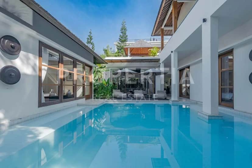 4-bedroom leasehold villa in Canggu — photo 2 of 5