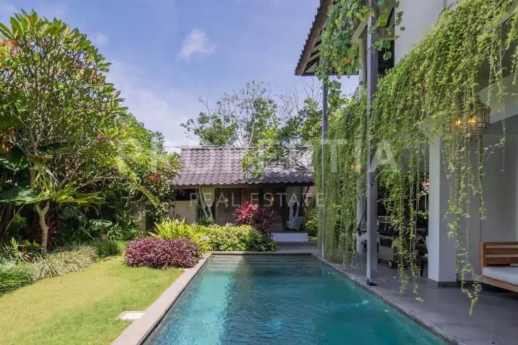 4-bedroom leasehold villa in Berawa — photo 2 of 5
