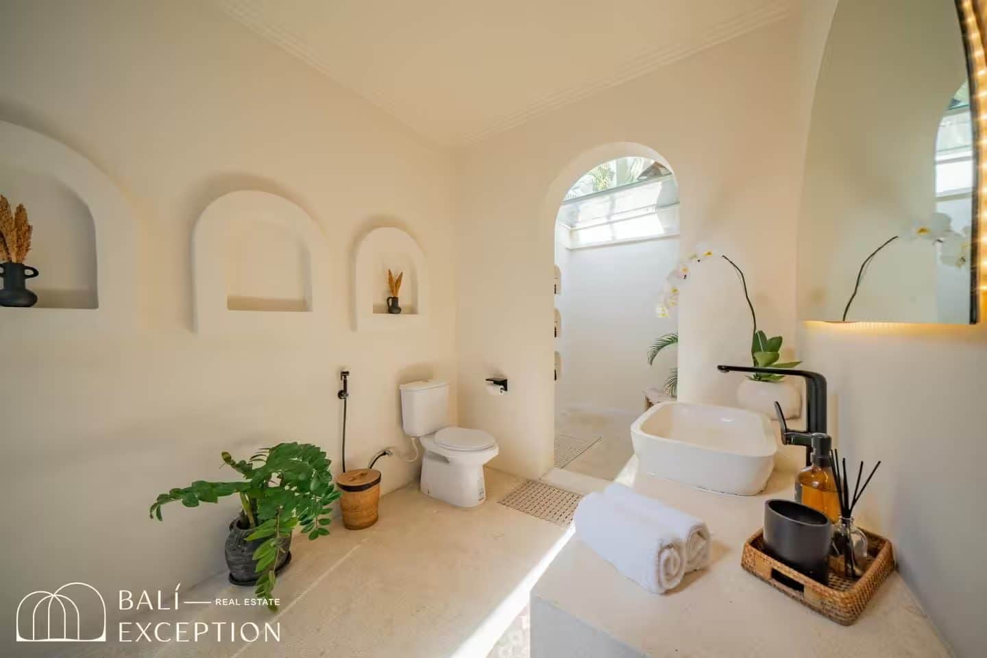 4-bedroom freehold villa in Canggu — photo 5 of 5
