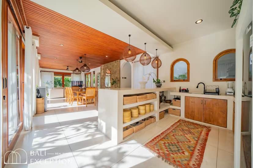 4-bedroom freehold villa in Canggu — photo 3 of 5