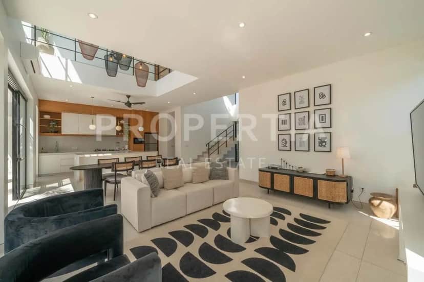 4-bedroom leasehold villa in Canggu — photo 2 of 5