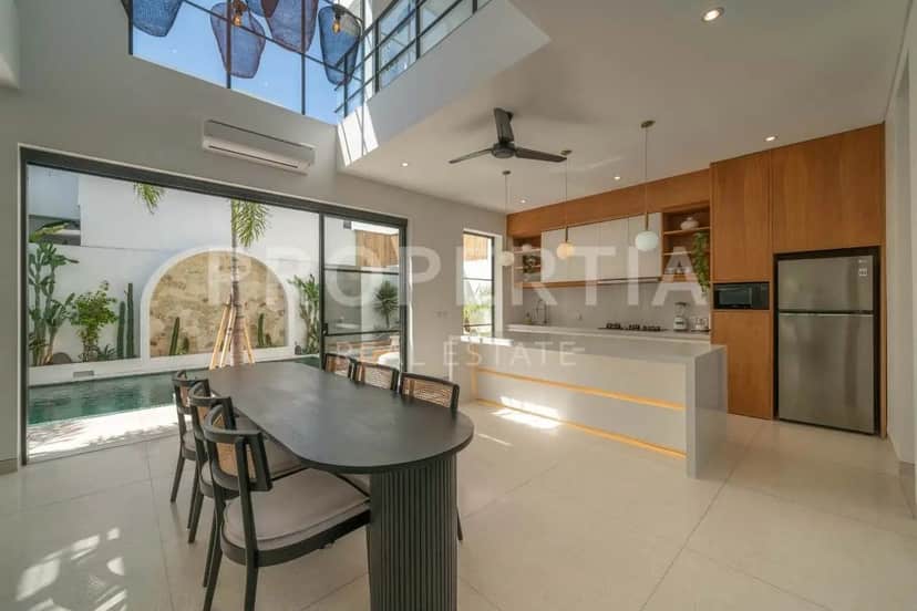 4-bedroom leasehold villa in Canggu — photo 3 of 5