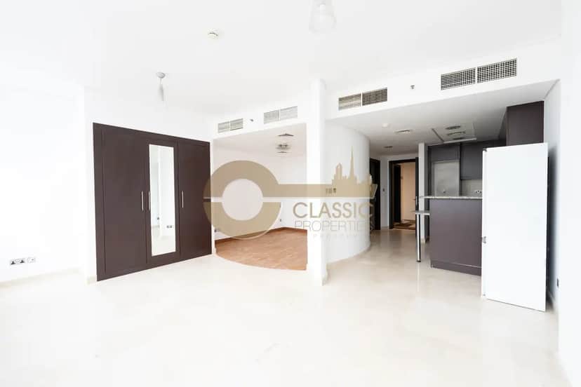 studio freehold apartment in DIFC — photo 2 of 5