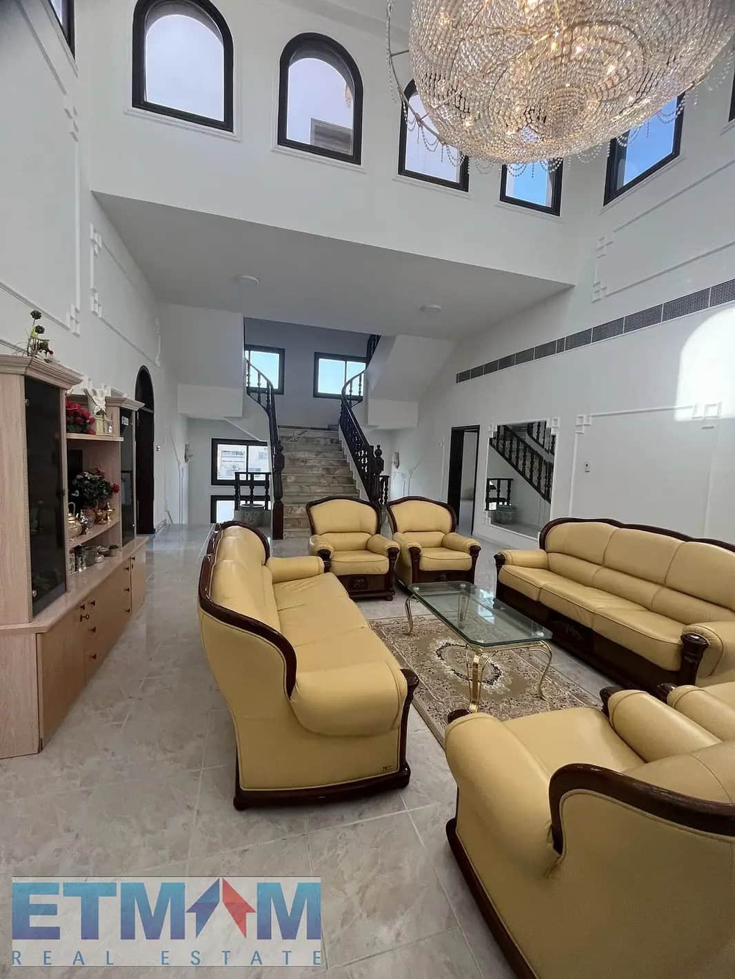 7-bedroom freehold villa in Deira — photo 2 of 4