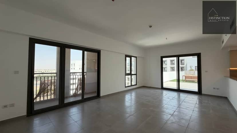 3-bedroom freehold apartment in Town Square — photo 4 of 5
