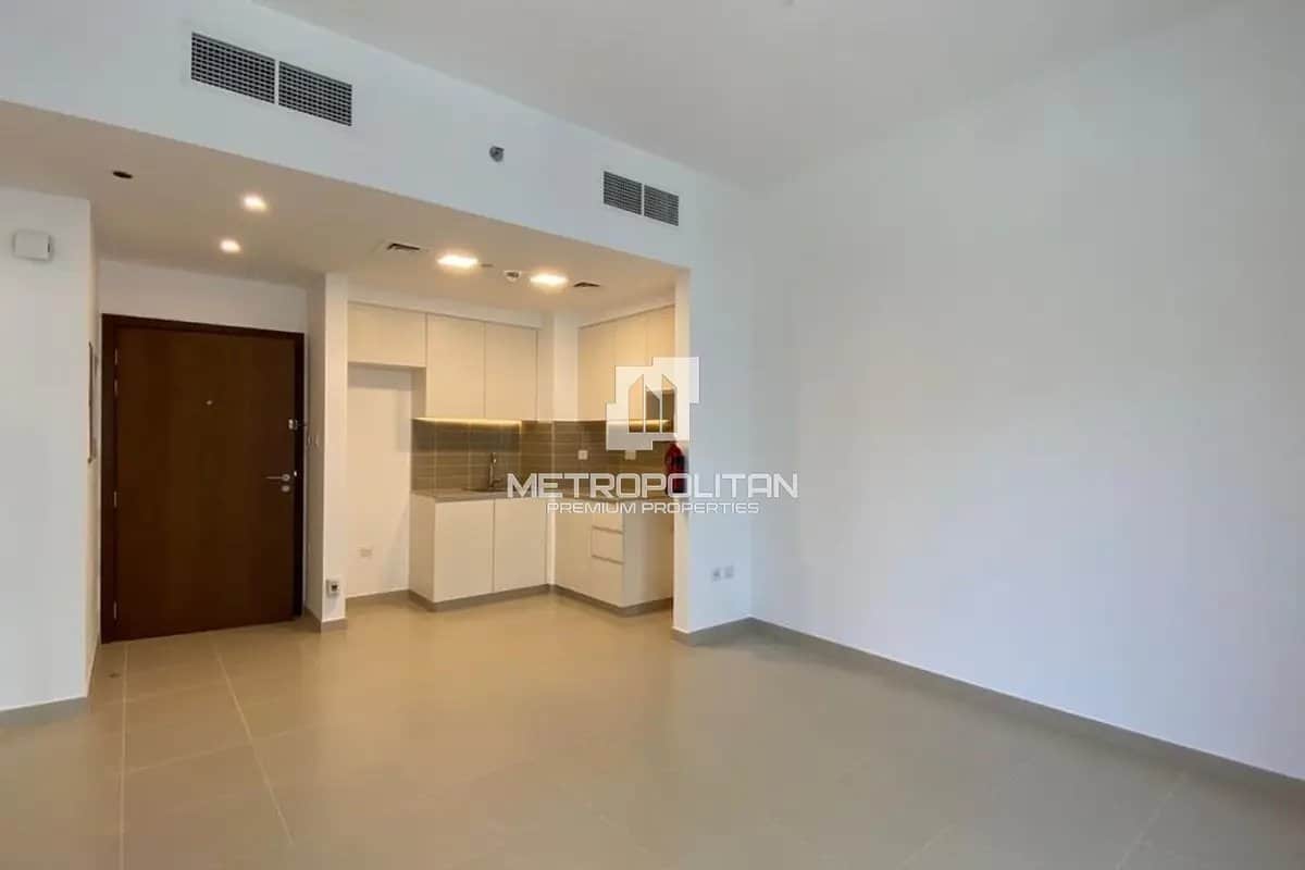 1-bedroom freehold apartment in Town Square — photo 2 of 5