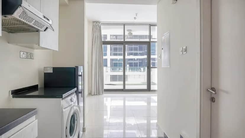 studio freehold apartment in DAMAC Hills — photo 3 of 5