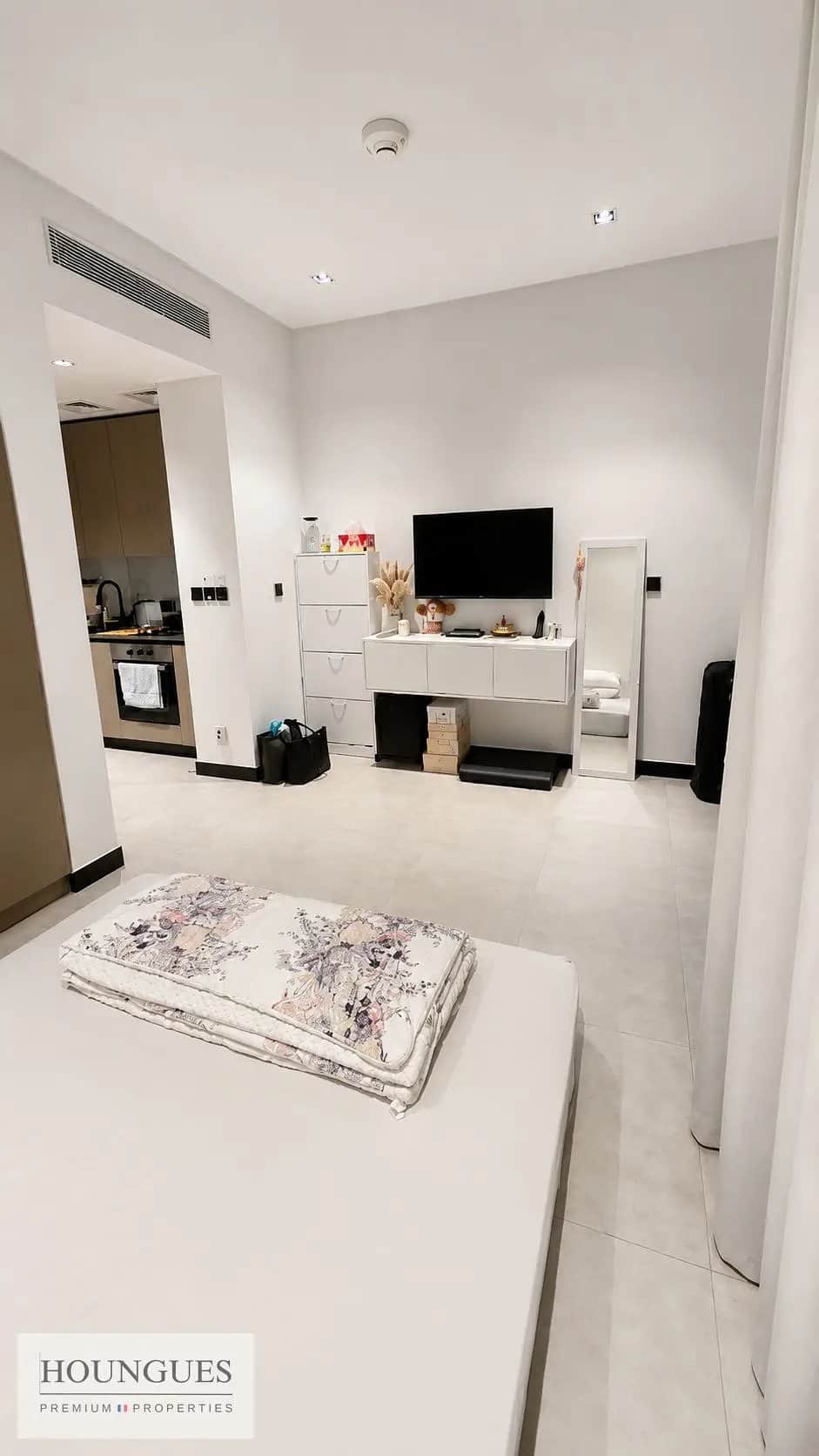 studio freehold apartment in Business Bay — photo 2 of 5