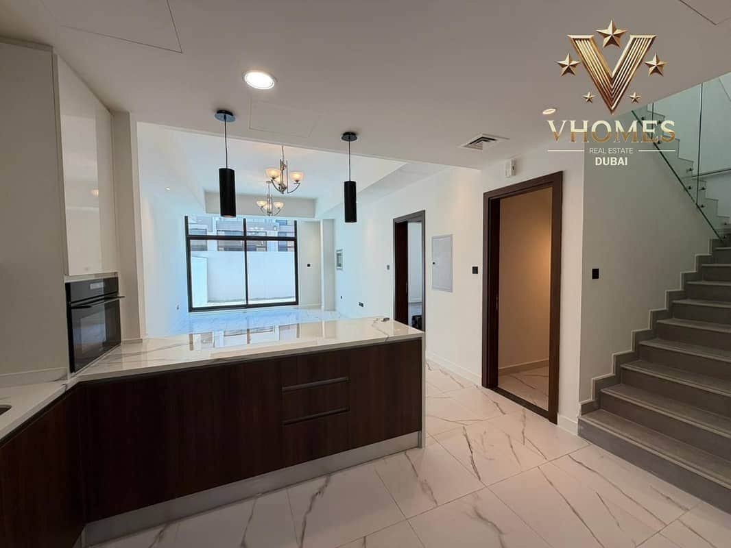 4-bedroom freehold villa in Mohammed Bin Rashid City (MBR City) — photo 1 of 4