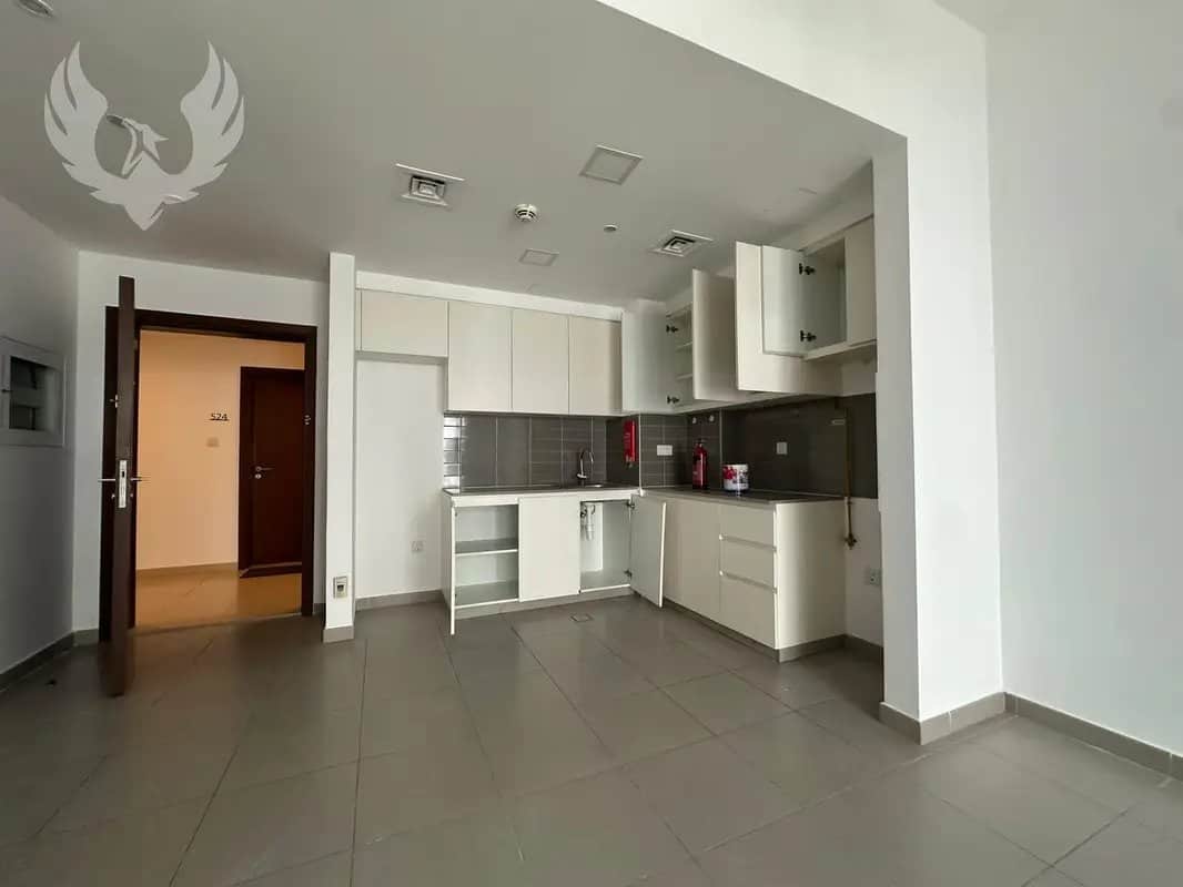 1-bedroom freehold apartment in Town Square — photo 4 of 4