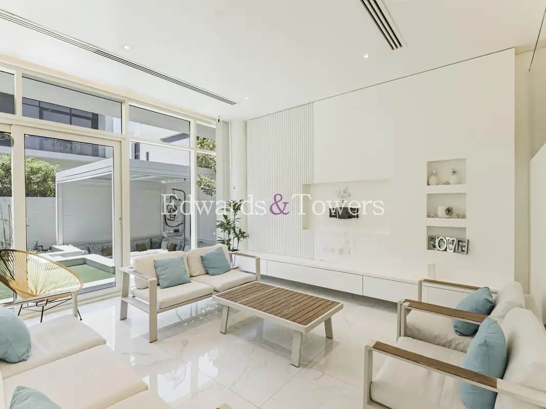 5-bedroom freehold villa in DAMAC Hills — photo 4 of 4