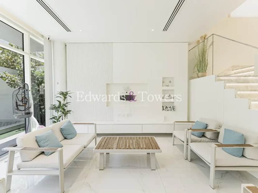 5-bedroom freehold villa in DAMAC Hills — photo 2 of 4