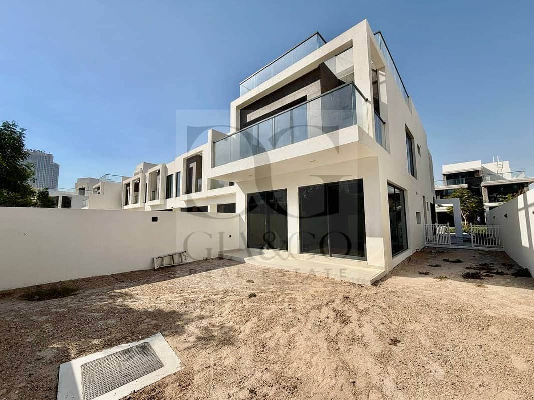 6-bedroom freehold villa in DAMAC Hills — photo 1 of 4