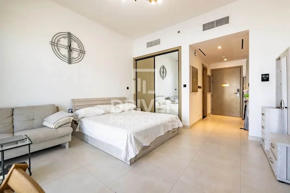 studio freehold apartment in Business Bay — photo 1 of 4