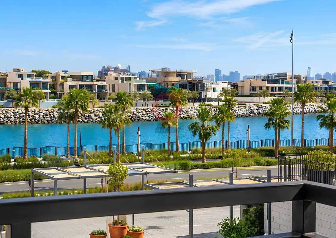 1-bedroom freehold apartment in Jumeirah — photo 1 of 4