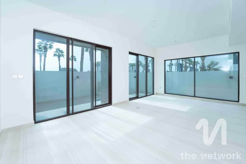 6-bedroom freehold villa in DAMAC Hills — photo 3 of 4