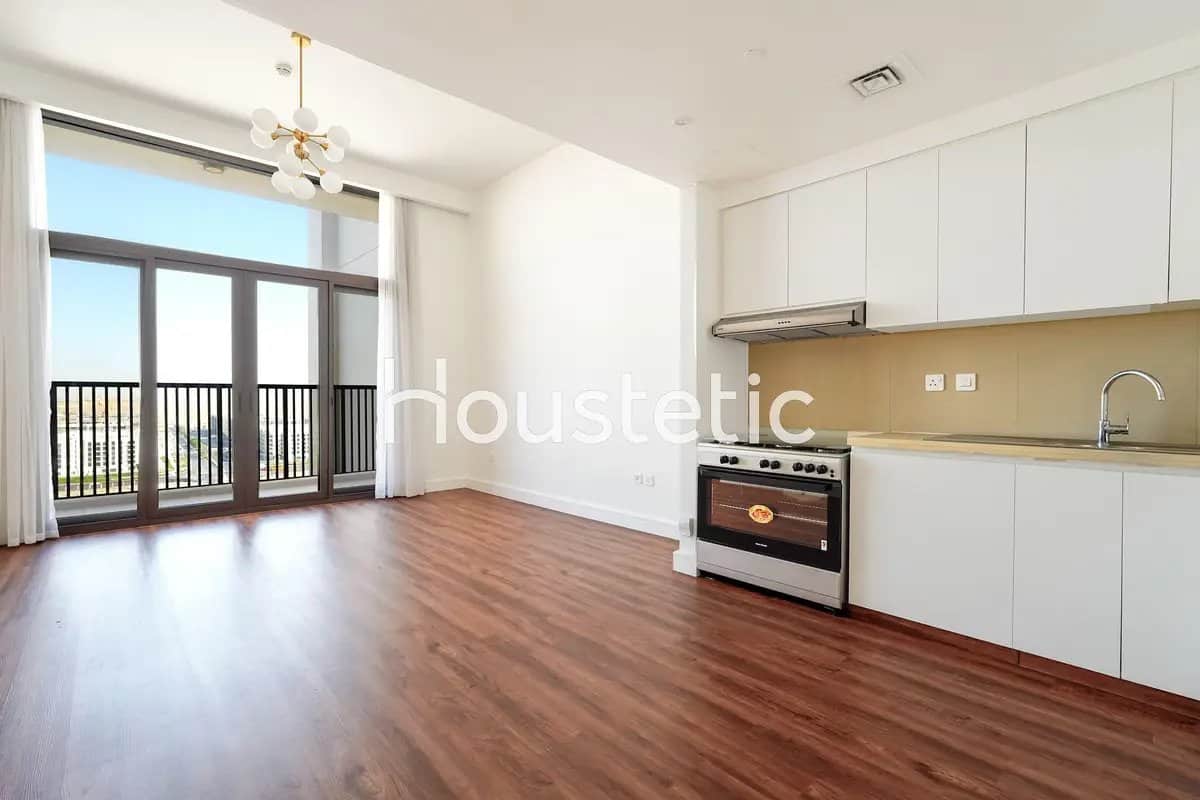2-bedroom freehold apartment in Town Square — photo 1 of 4