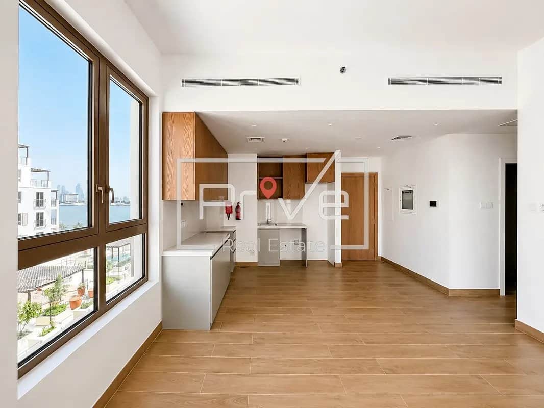1-bedroom freehold apartment in Jumeirah — photo 1 of 4
