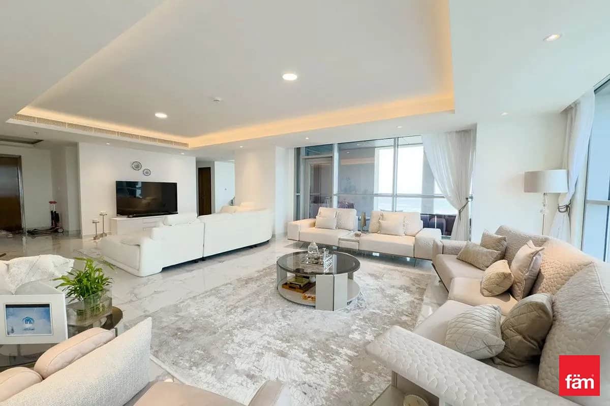 4-bedroom freehold apartment in Business Bay — photo 1 of 5