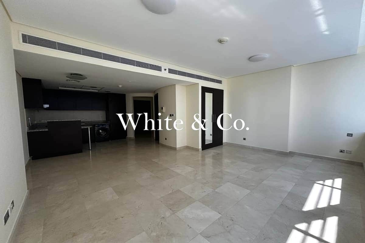 studio freehold apartment in DIFC — photo 1 of 4