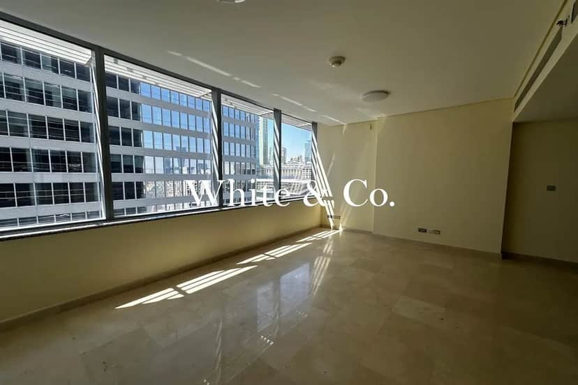 studio freehold apartment in DIFC — photo 2 of 4